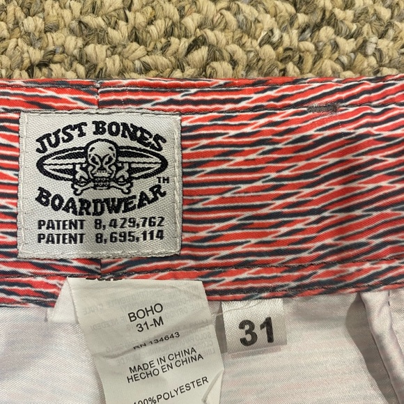 Just bones board shorts with adjustable waist size 31 - Picture 3 of 4